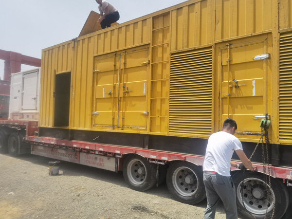 金平除了负载情况和发动机维护，还有哪些因素会影响 200kw 柴油发电机的油耗？