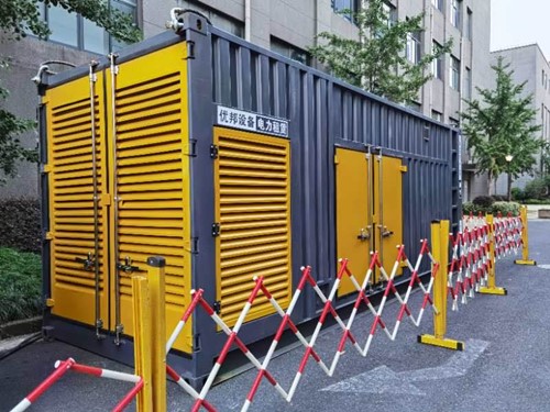 金平如何使用转速表检查发动机的转速？