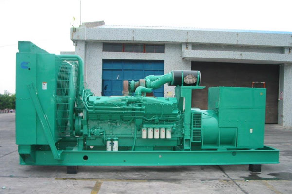 金平工厂发电机应急发电时如何更准确地检查发电机状态？