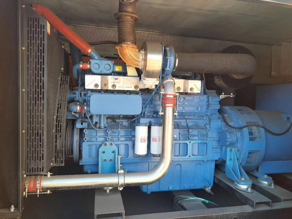 金平燃油消耗率与进气温度的具体关系是什么？