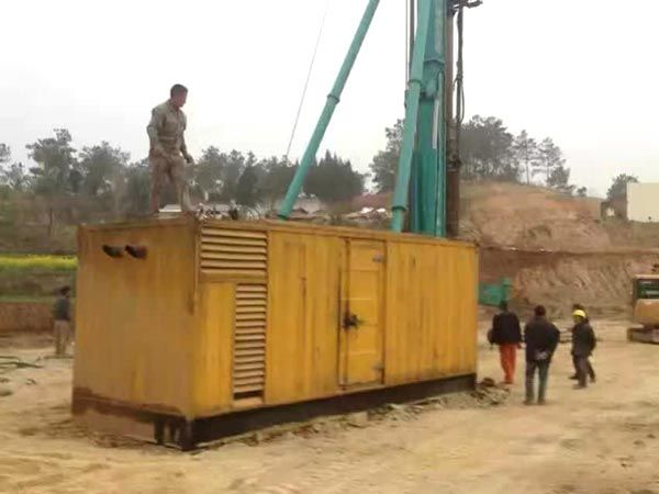 金平如何判断水冷式机油散热器密封件是否需要更换？